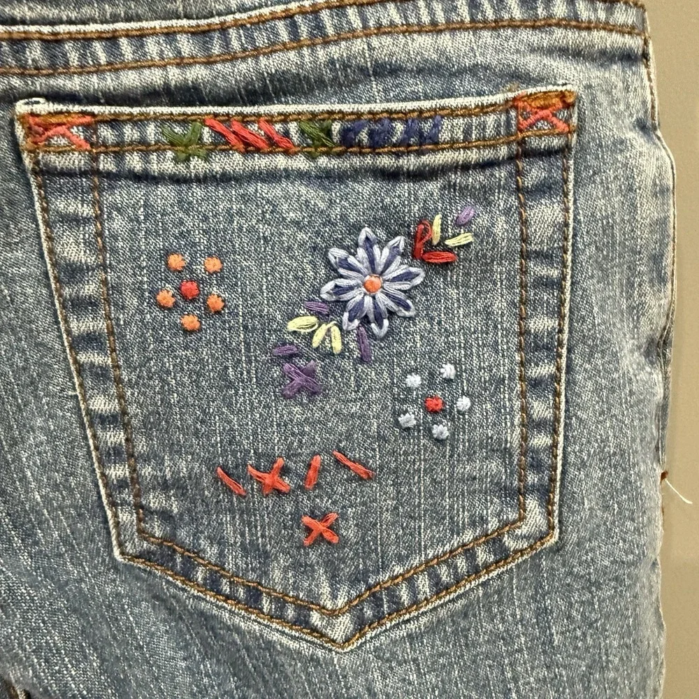 The Children's Place Embroidered Capri Pants Blue Jeans Girls 8 Floral Butterfly
